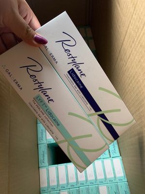 Kırışıklıkları Gidermek İçin Hyaluronik Asit Dermal Dolgu